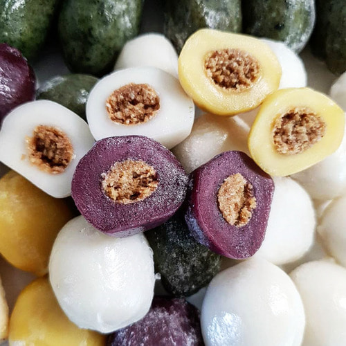 천번을 치대어 쫄깃한 송편